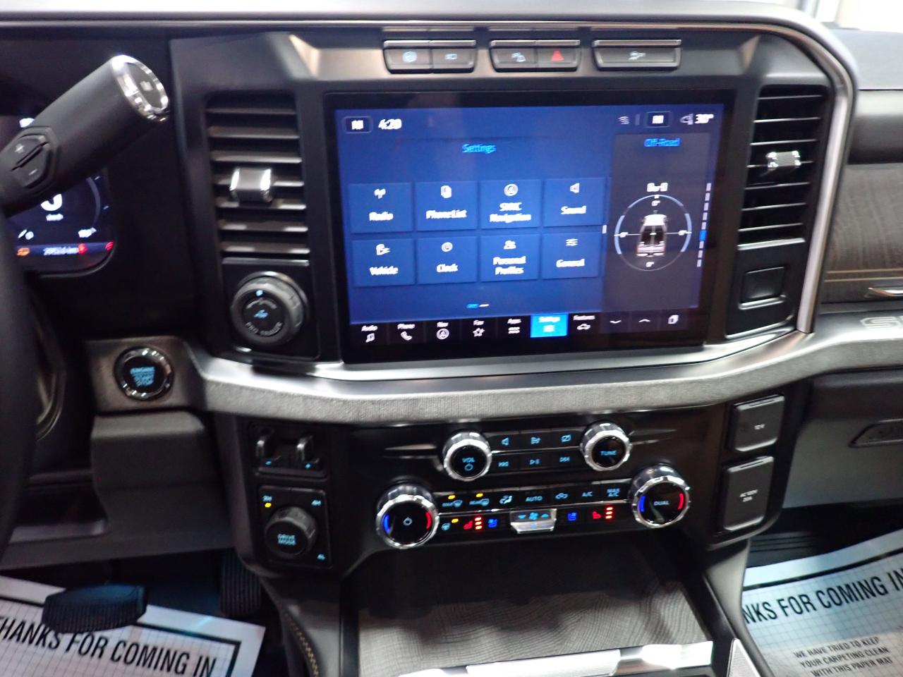 2023 Ford SUPER DUTY F-450 DRW PLATINUM CREW DRW LEATHER DULY SUNROOF 4WD *DIESEL* Photo