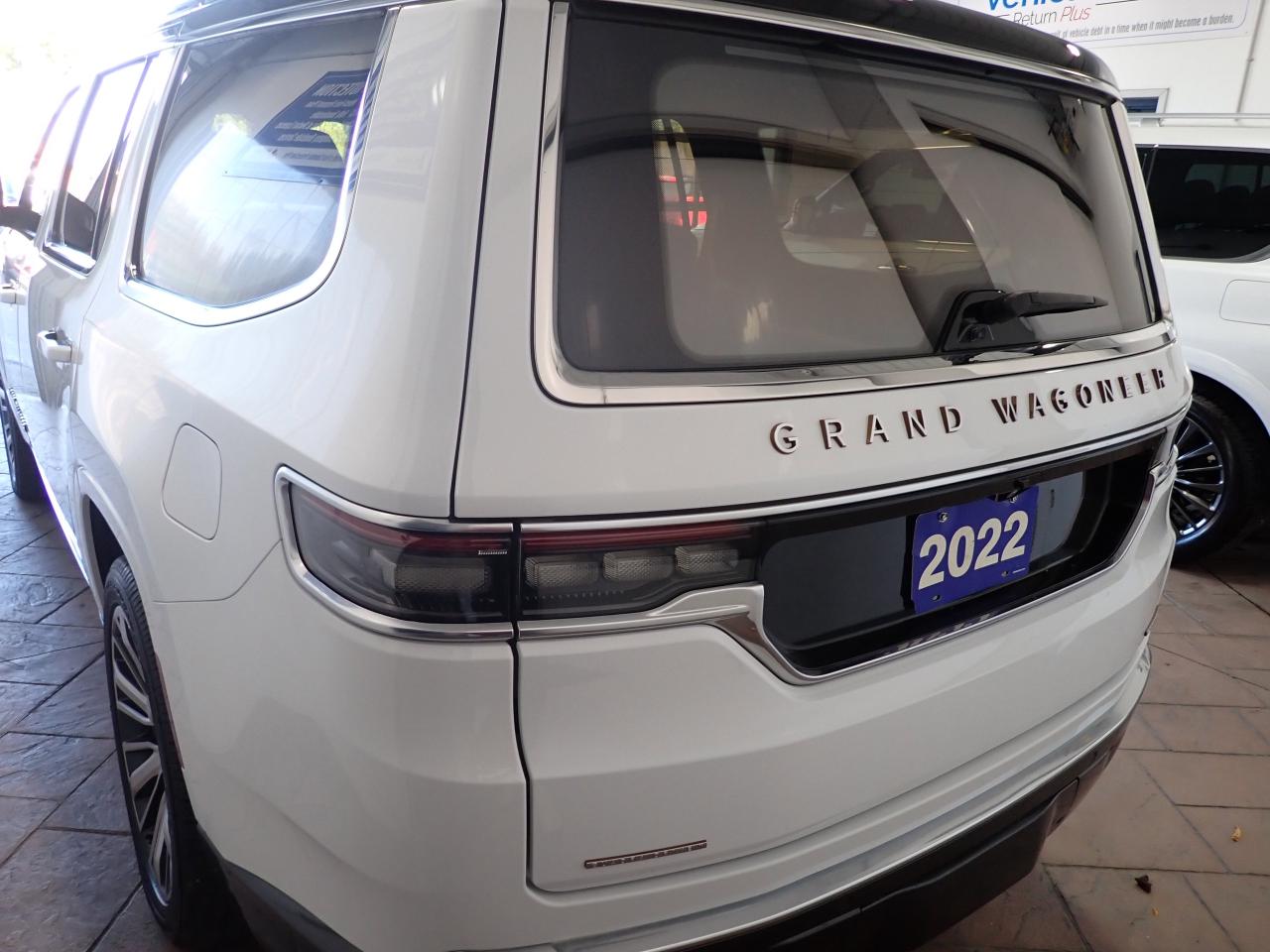 2022 Jeep Grand Wagoneer Series III 4WD LEATHER NAVI PANO SUNROOF Photo3