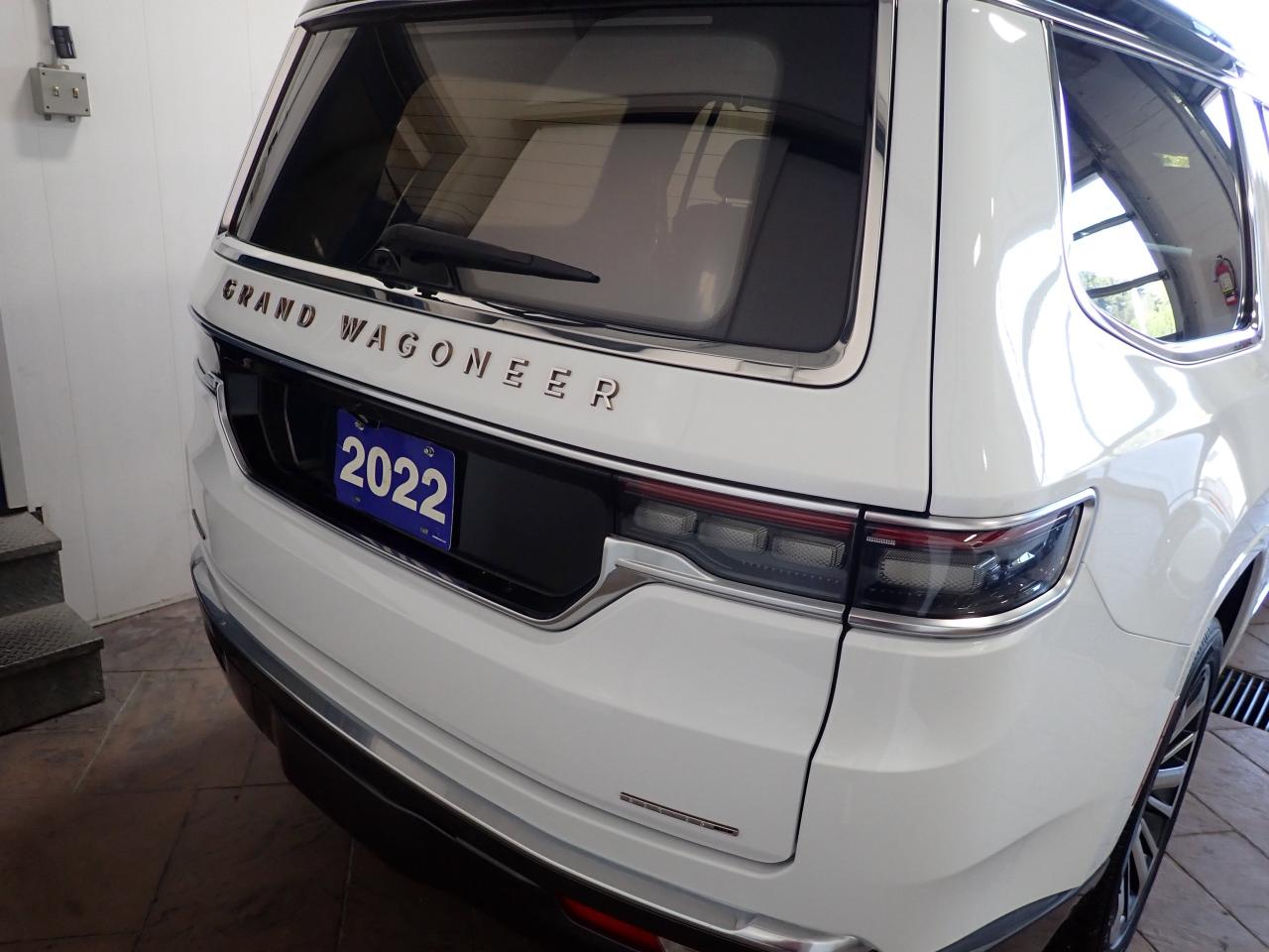 2022 Jeep Grand Wagoneer Series III 4WD LEATHER NAVI PANO SUNROOF Photo