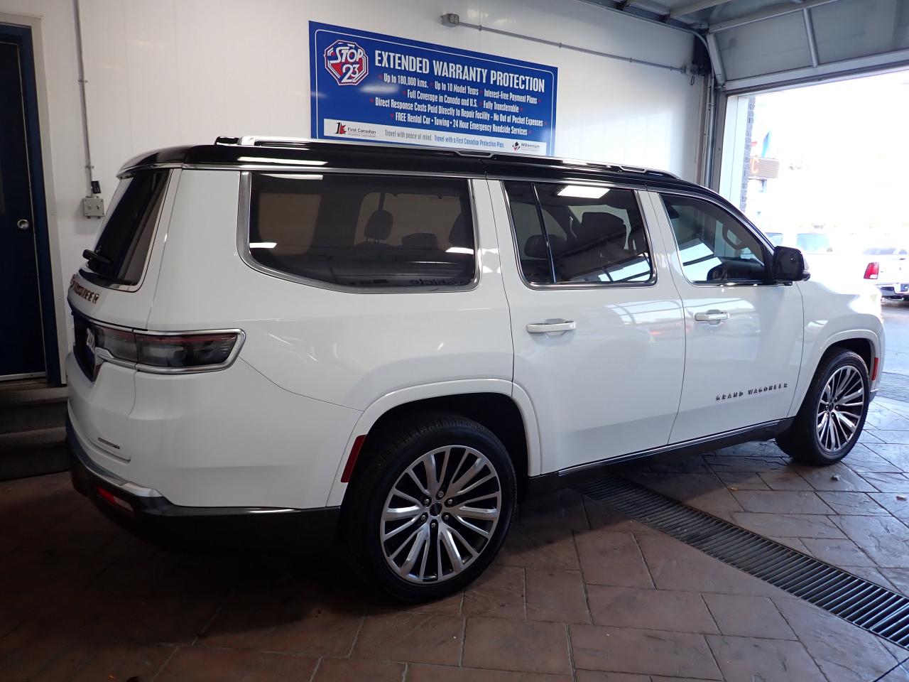 2022 Jeep Grand Wagoneer Series III 4WD LEATHER NAVI PANO SUNROOF Photo