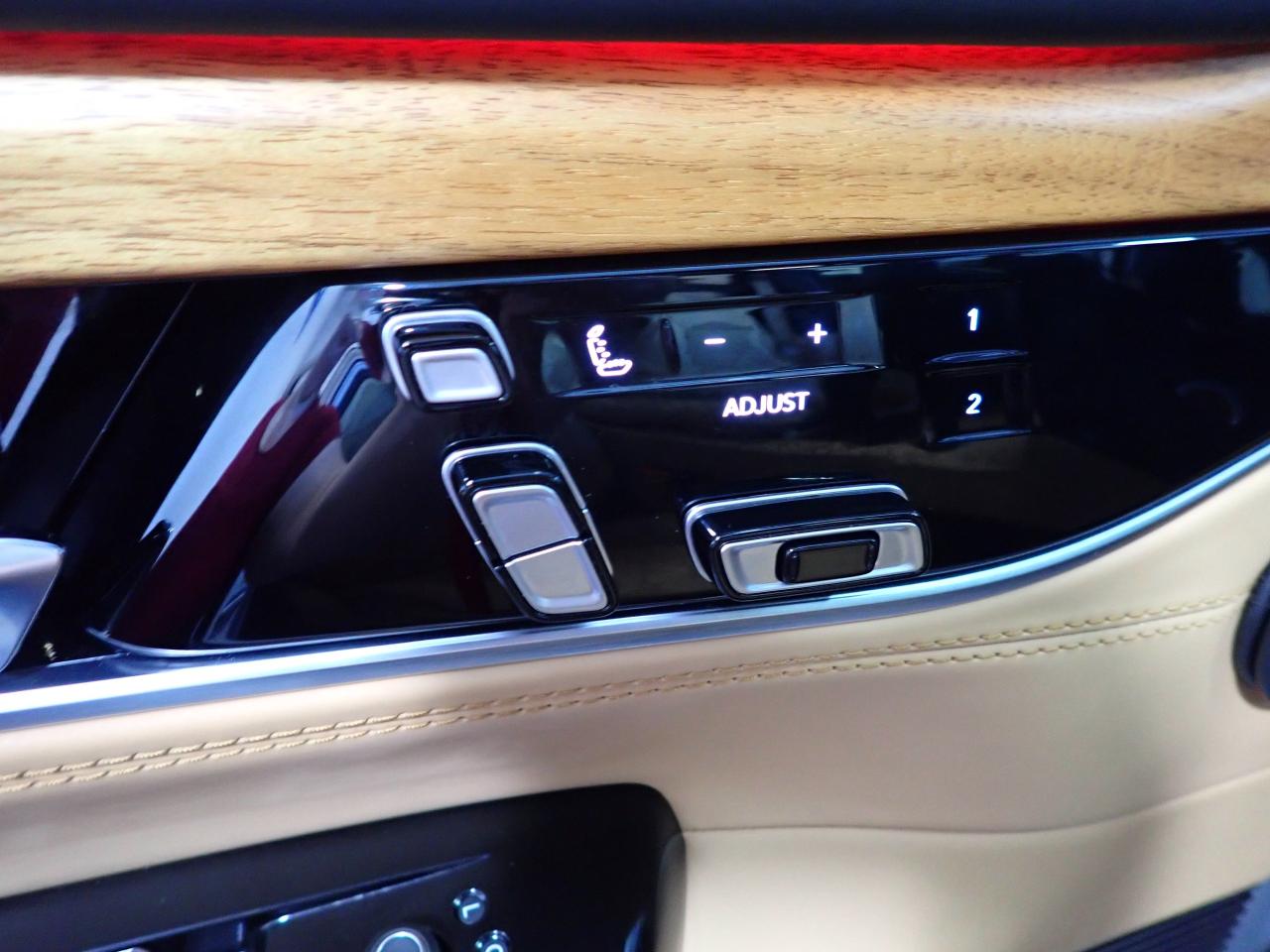 2022 Jeep Grand Wagoneer Series III 4WD LEATHER NAVI PANO SUNROOF Photo