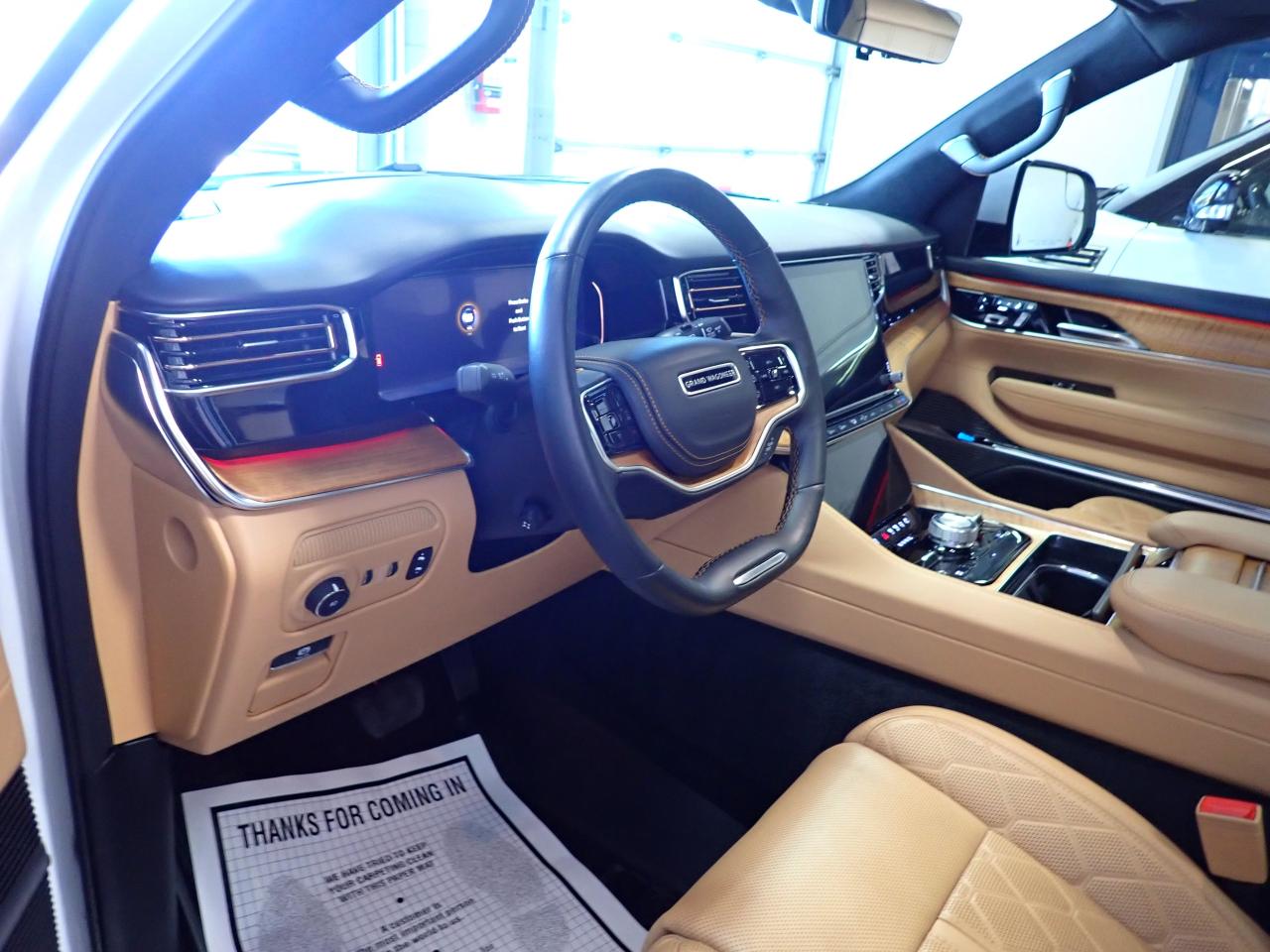 2022 Jeep Grand Wagoneer Series III 4WD LEATHER NAVI PANO SUNROOF Photo