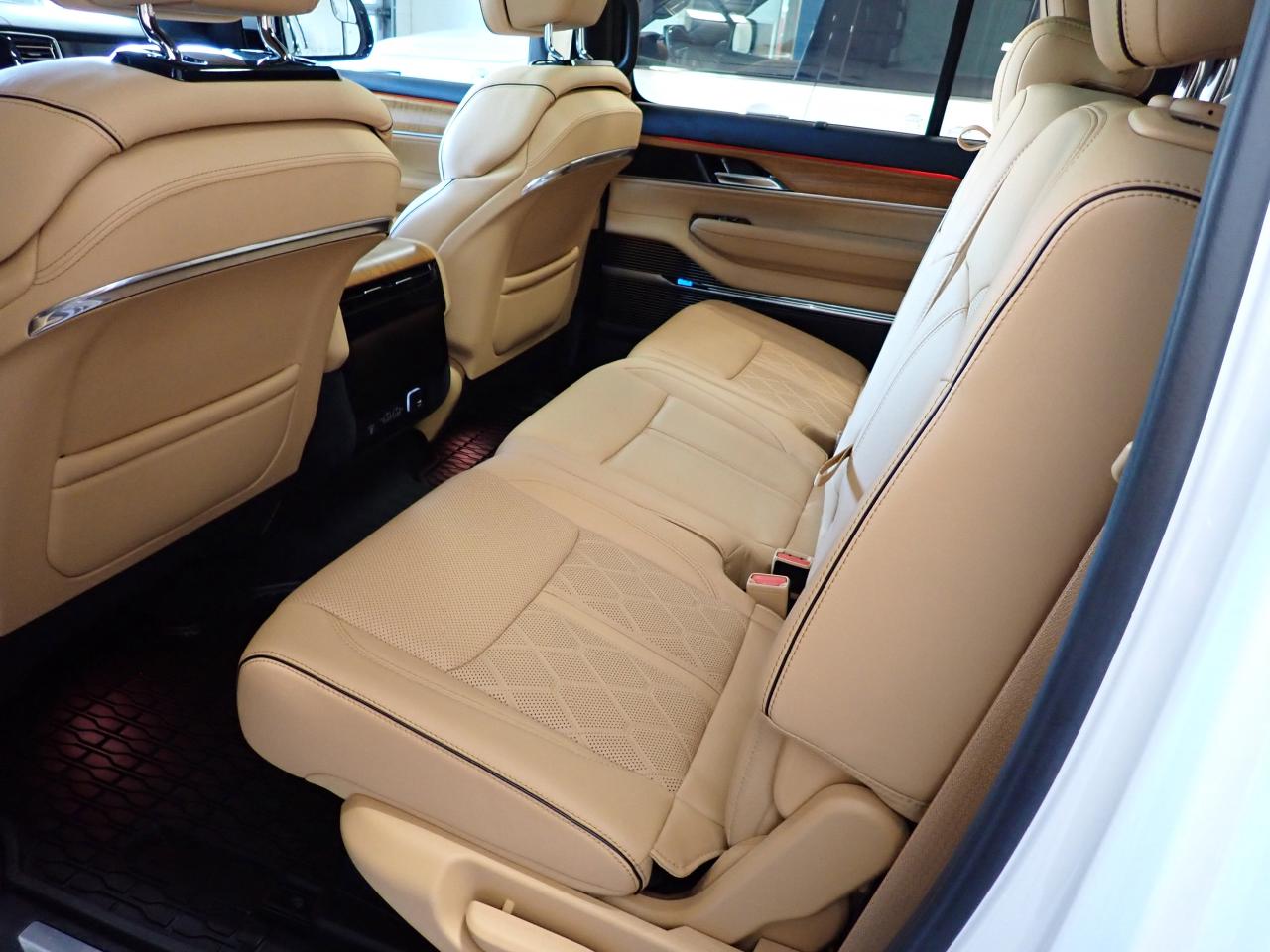 2022 Jeep Grand Wagoneer Series III 4WD LEATHER NAVI PANO SUNROOF Photo