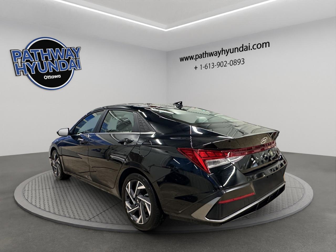 2026 Hyundai Elantra Hybrid Luxury Photo