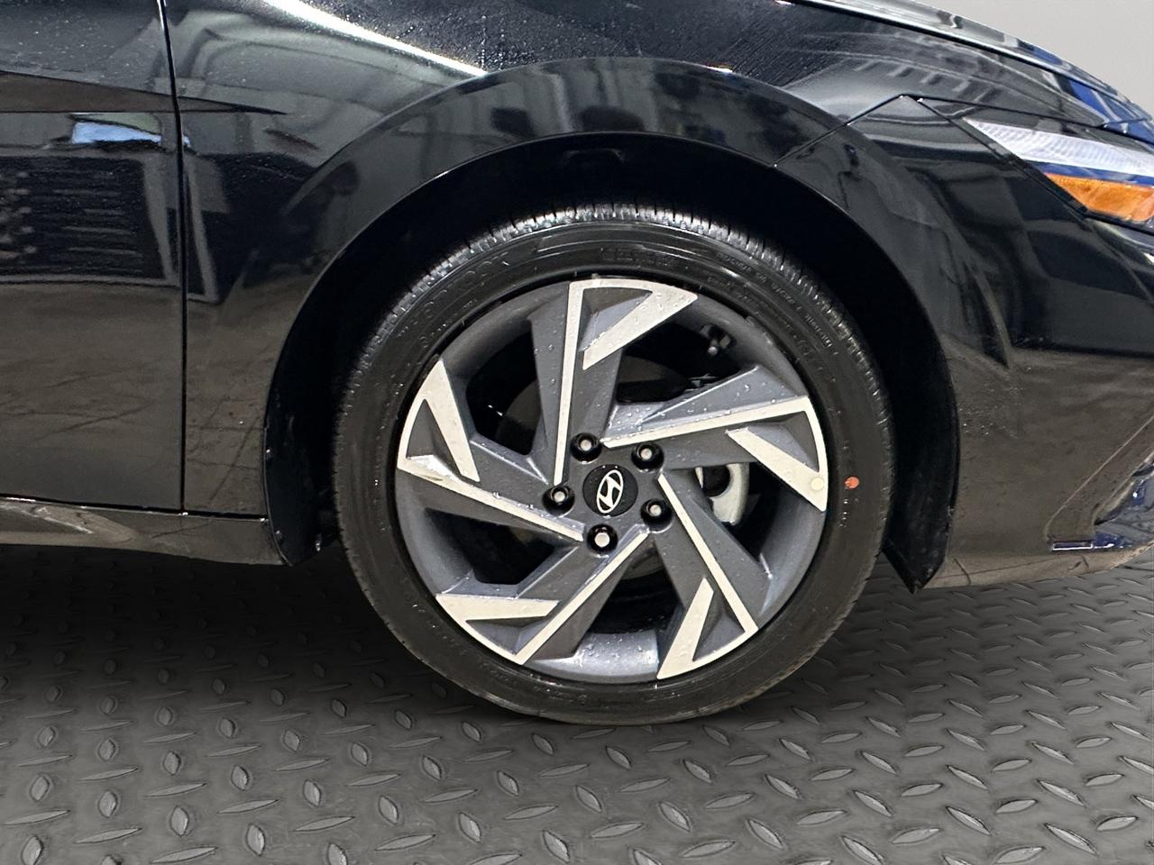 2026 Hyundai Elantra Hybrid Luxury Photo