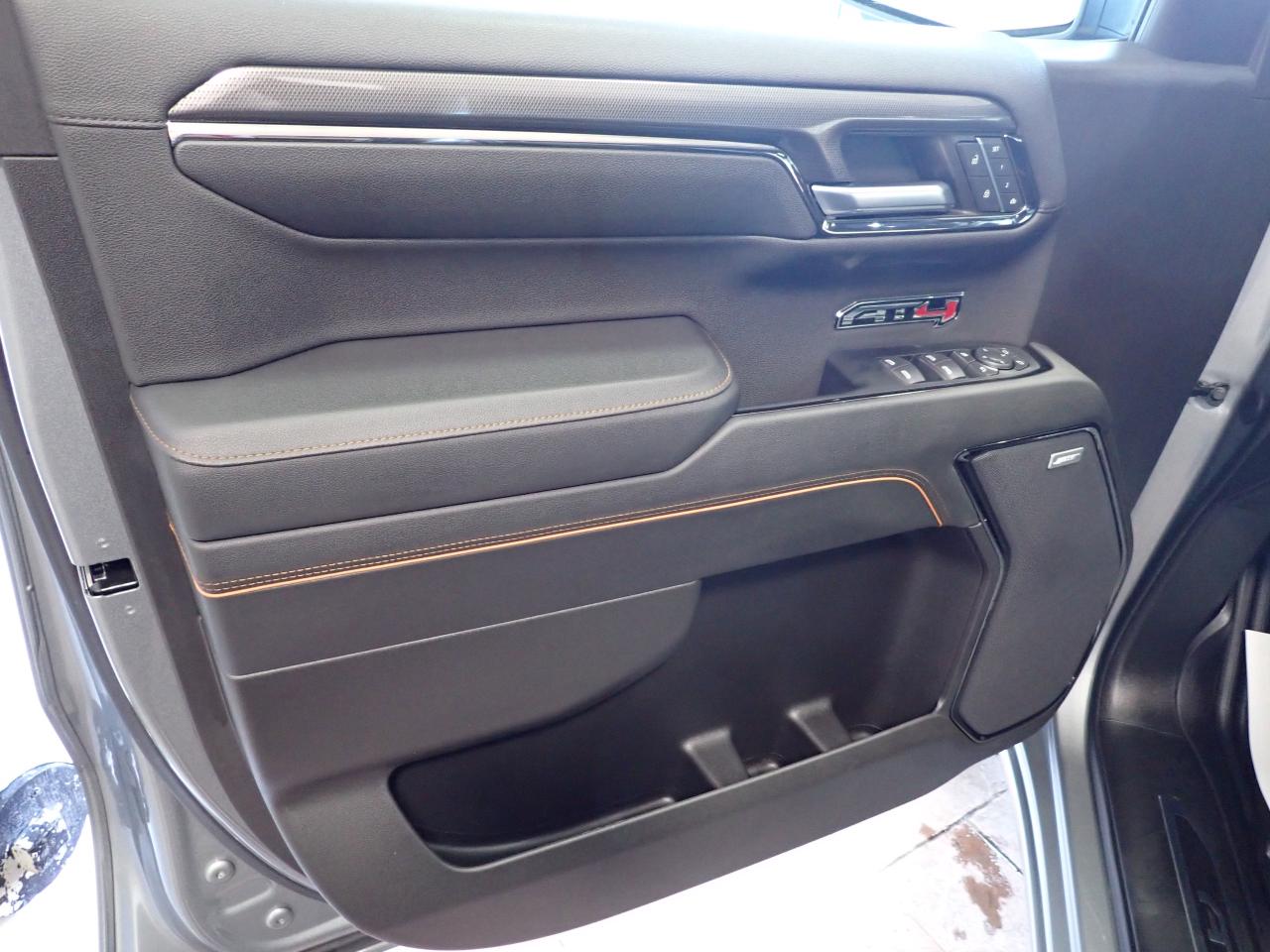 2024 GMC Sierra 1500 AT4 4WD CREW CAB *DIESEL* LEATHER Photo