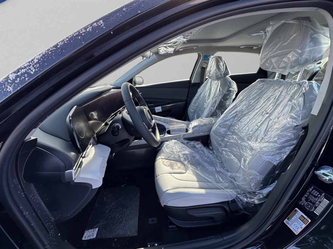 2026 Hyundai Elantra Luxury Photo