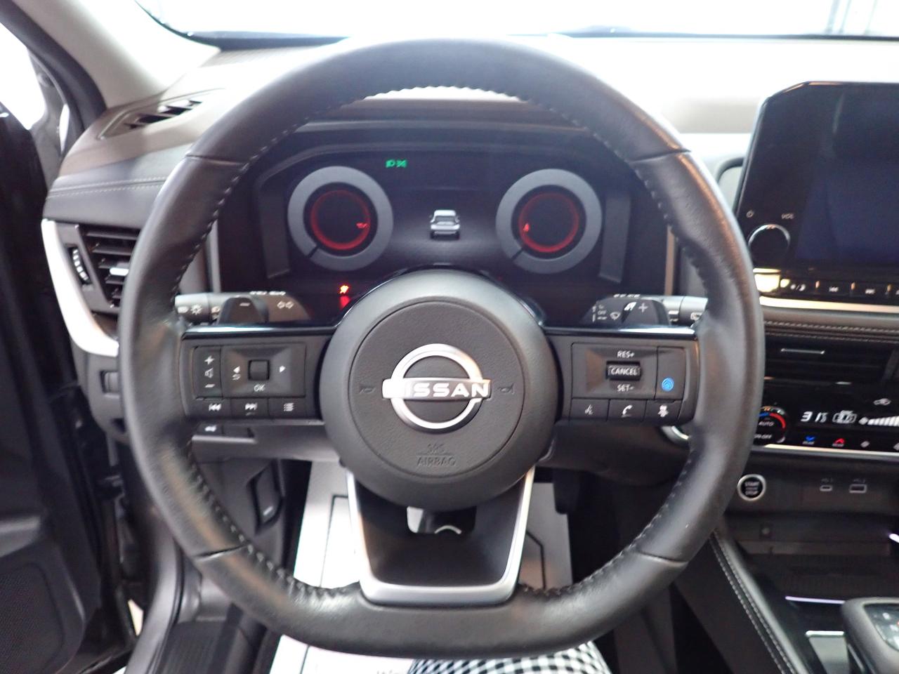 2023 Nissan Rogue Platinum AWD LEATHER NAVI SUNROOF Photo