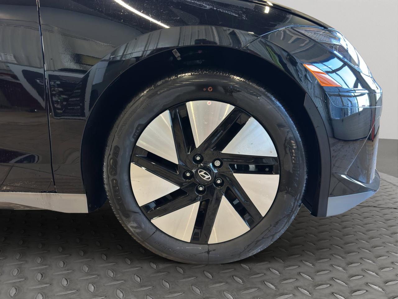 2025 Hyundai IONIQ 6 Preferred Photo