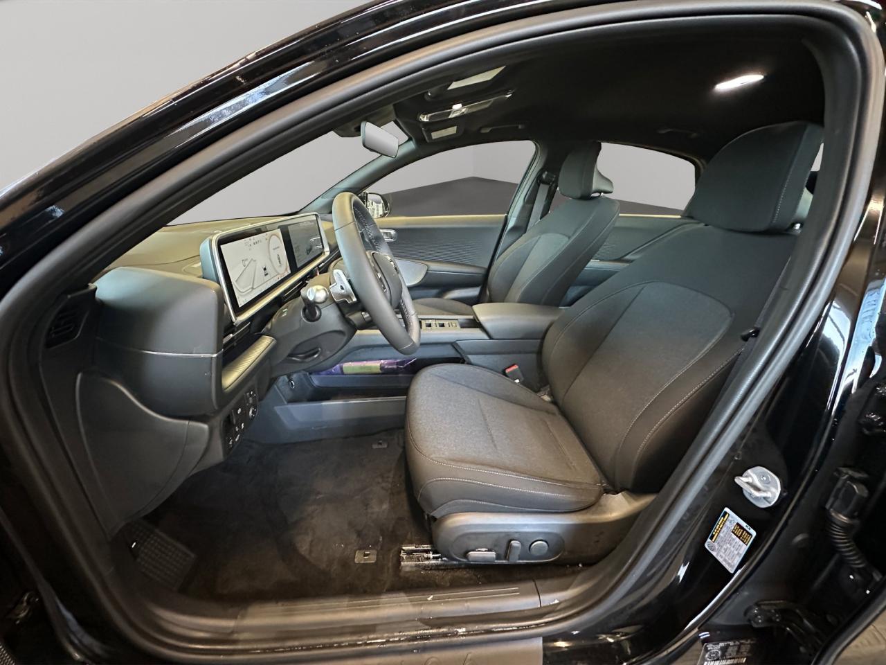 2025 Hyundai IONIQ 6 Preferred Photo