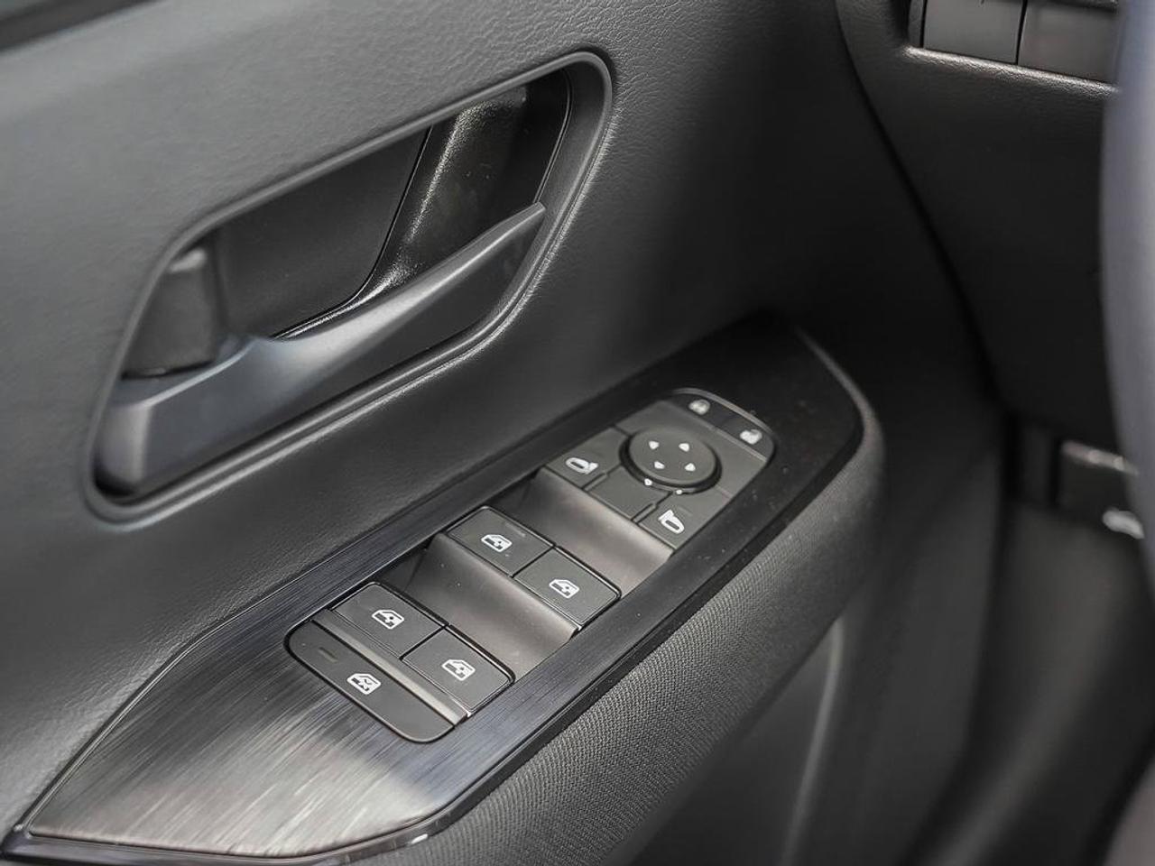 2026 Nissan Kicks S Photo