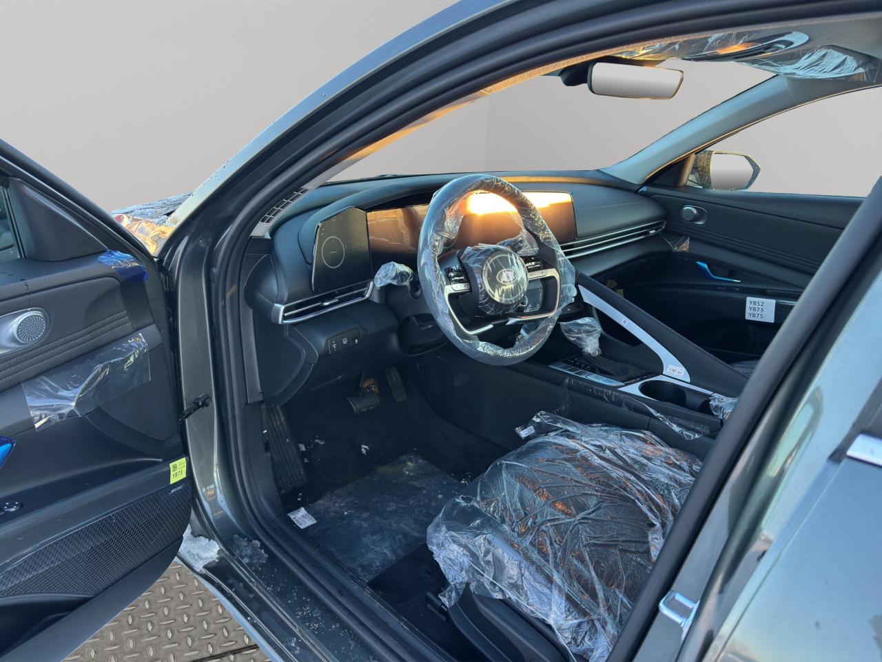 2026 Hyundai Elantra Hybrid Luxury Photo