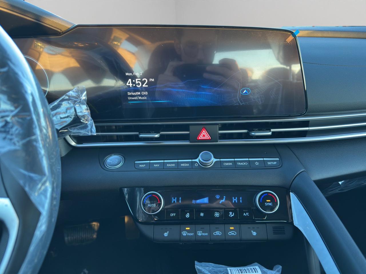 2026 Hyundai Elantra Hybrid Luxury Photo