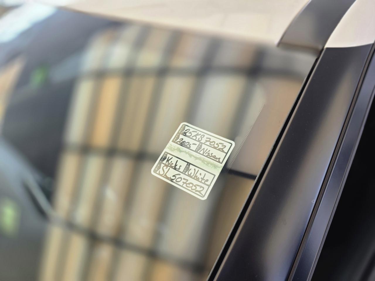 2025 Nissan Kicks Play S Photo