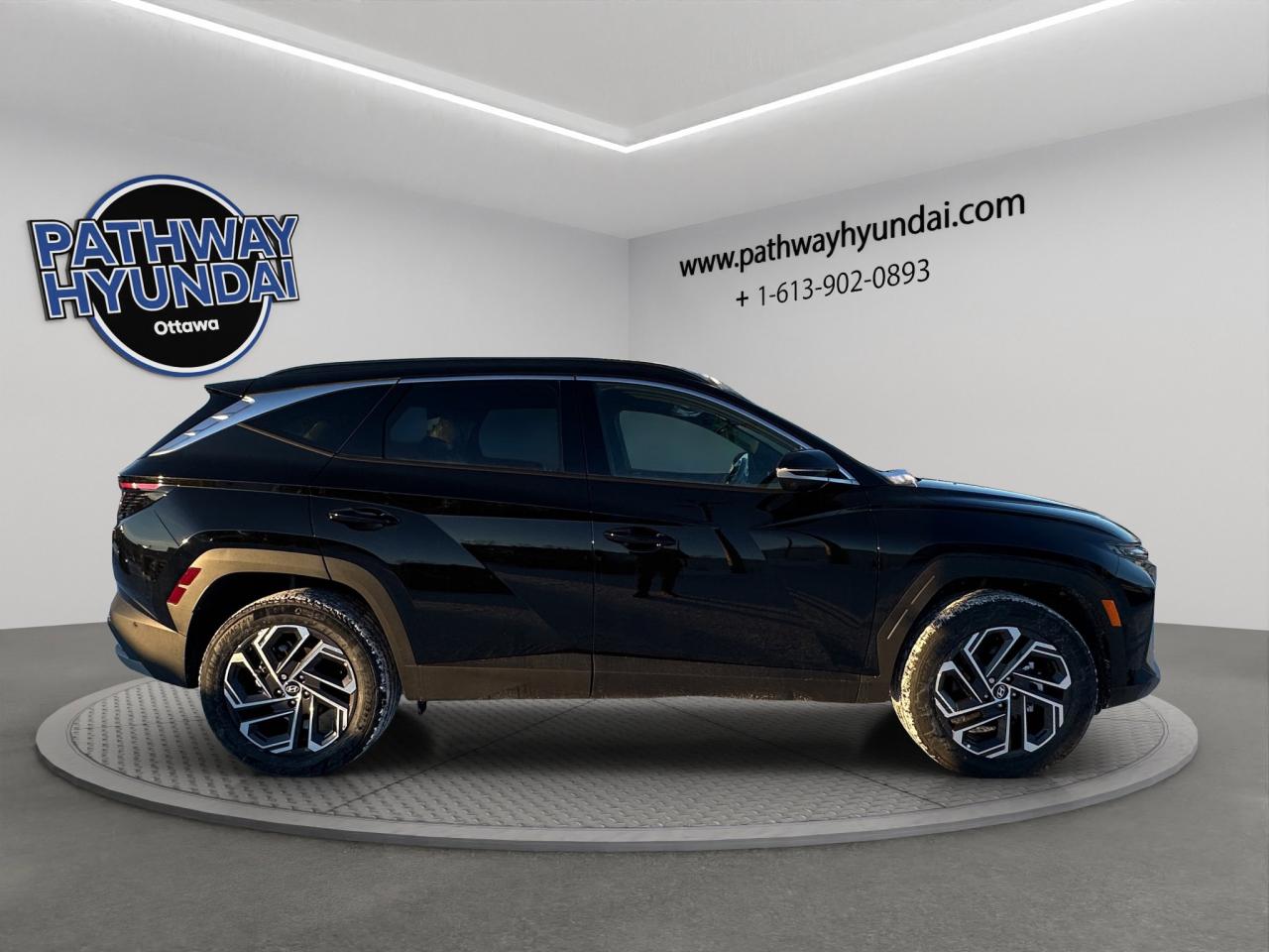 2026 Hyundai Tucson Hybrid Ultimate Photo2