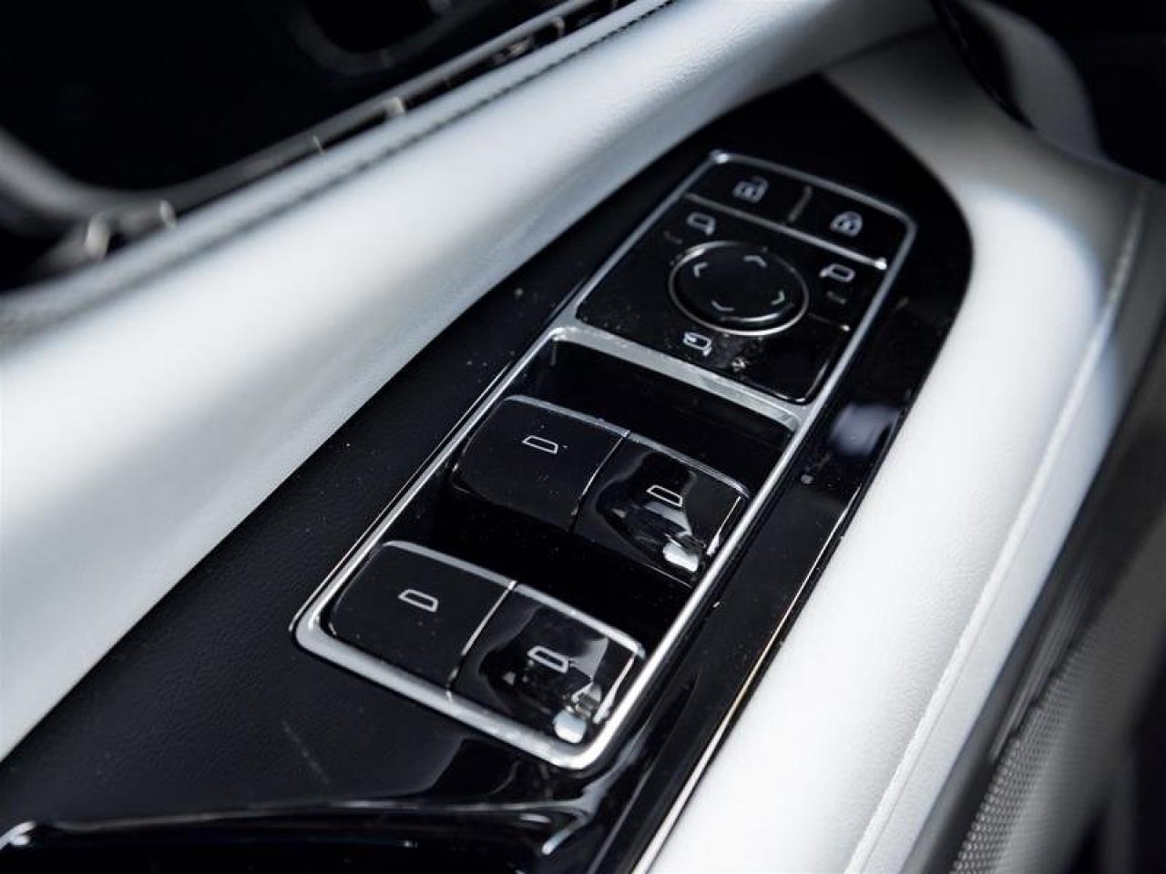 2026 Cadillac OPTIQ Luxury Photo