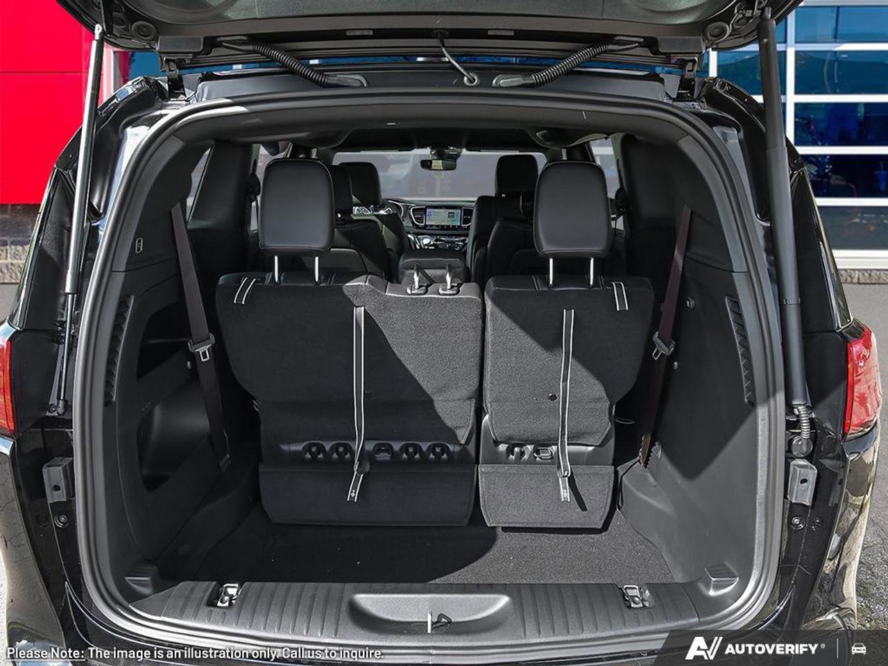 2026 Chrysler Grand Caravan SXT Photo