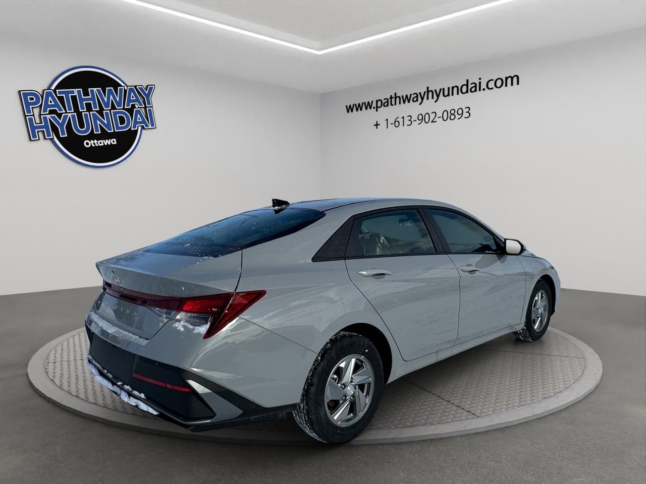 2026 Hyundai Elantra Essential Photo3