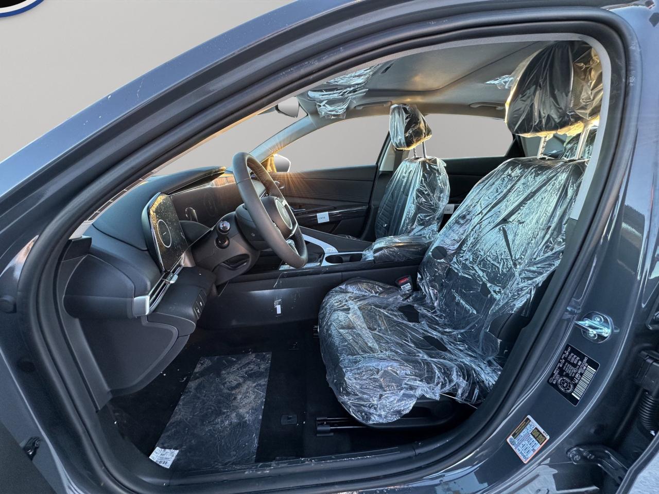 2026 Hyundai Elantra Luxury Photo