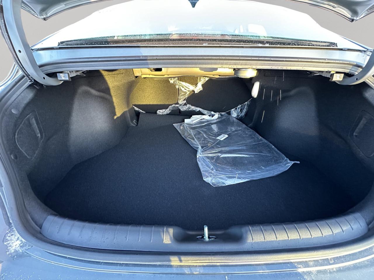 2026 Hyundai Elantra Luxury Photo