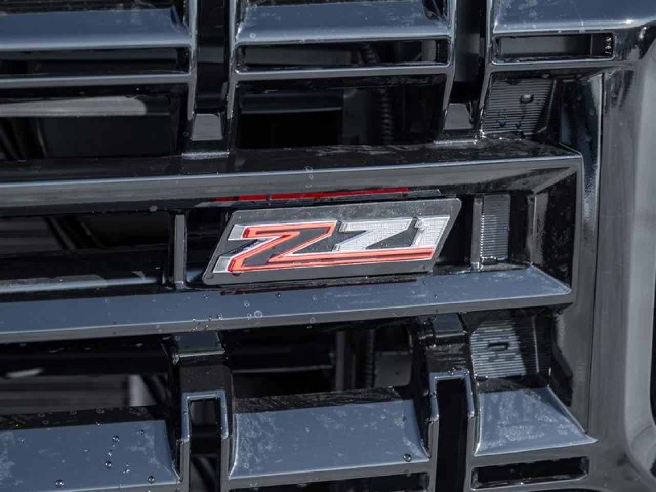 2026 Chevrolet Suburban Z71 Photo2