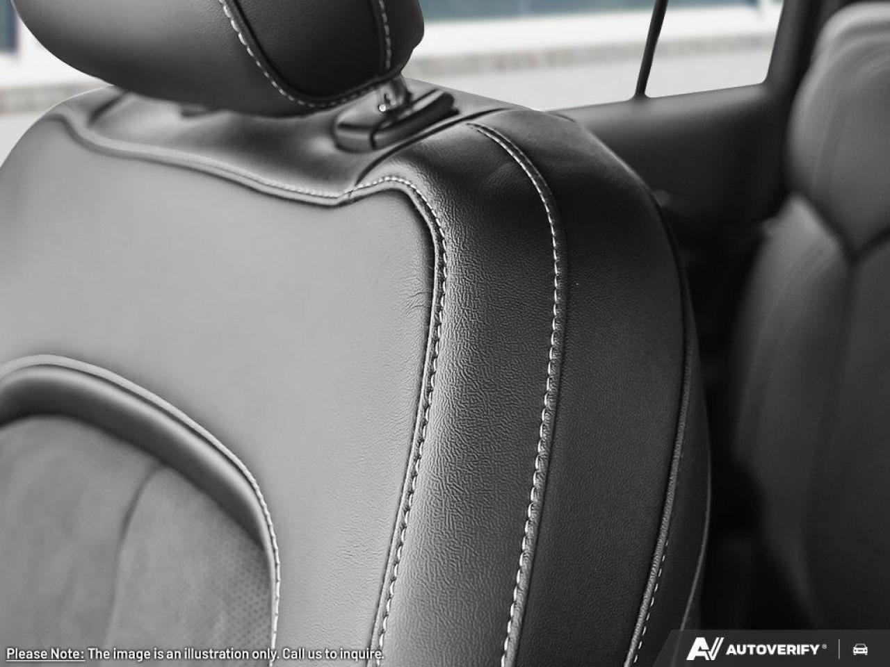 2025 Jeep Grand Cherokee L ALTITUDE Photo