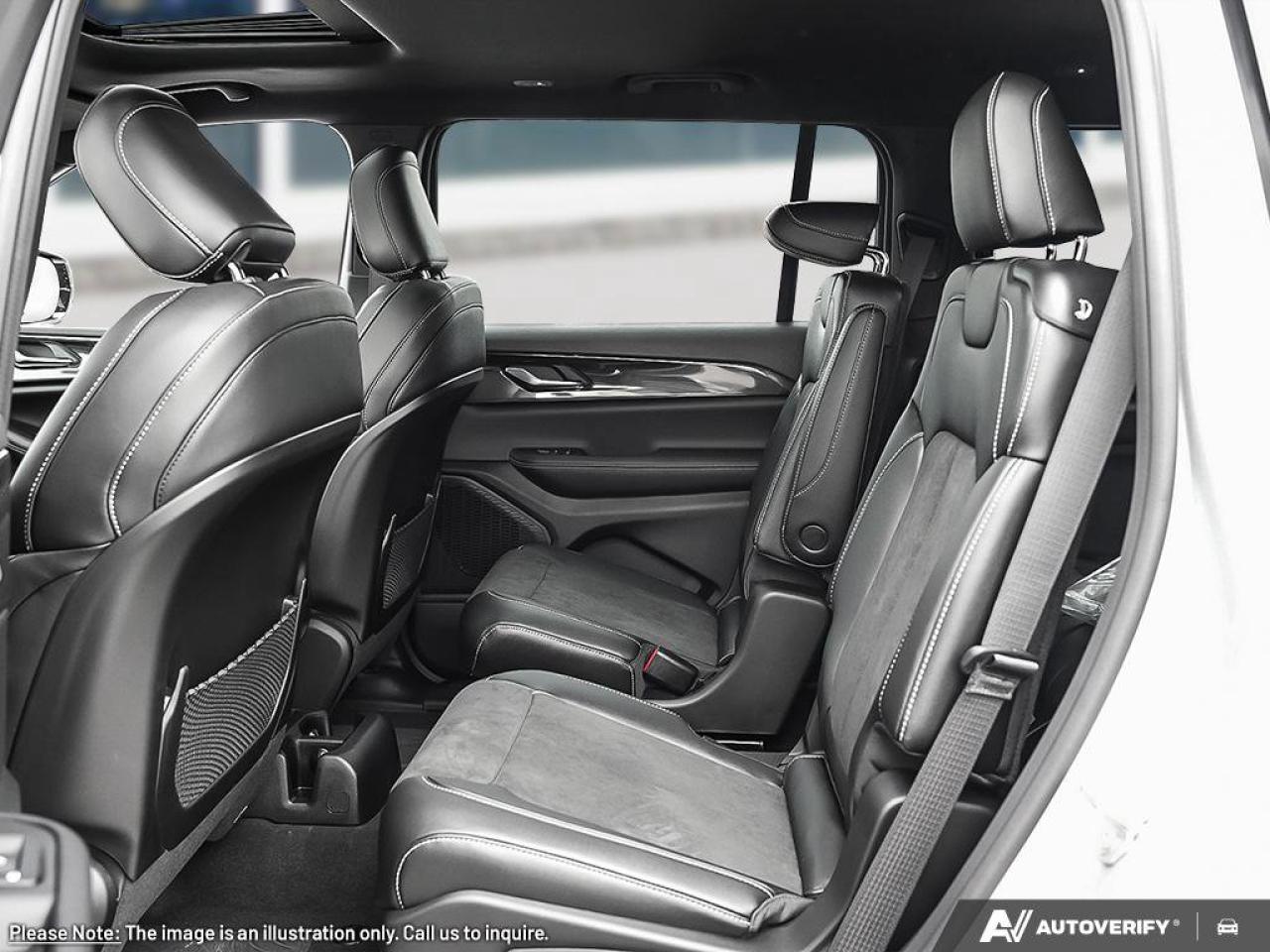 2025 Jeep Grand Cherokee L ALTITUDE Photo