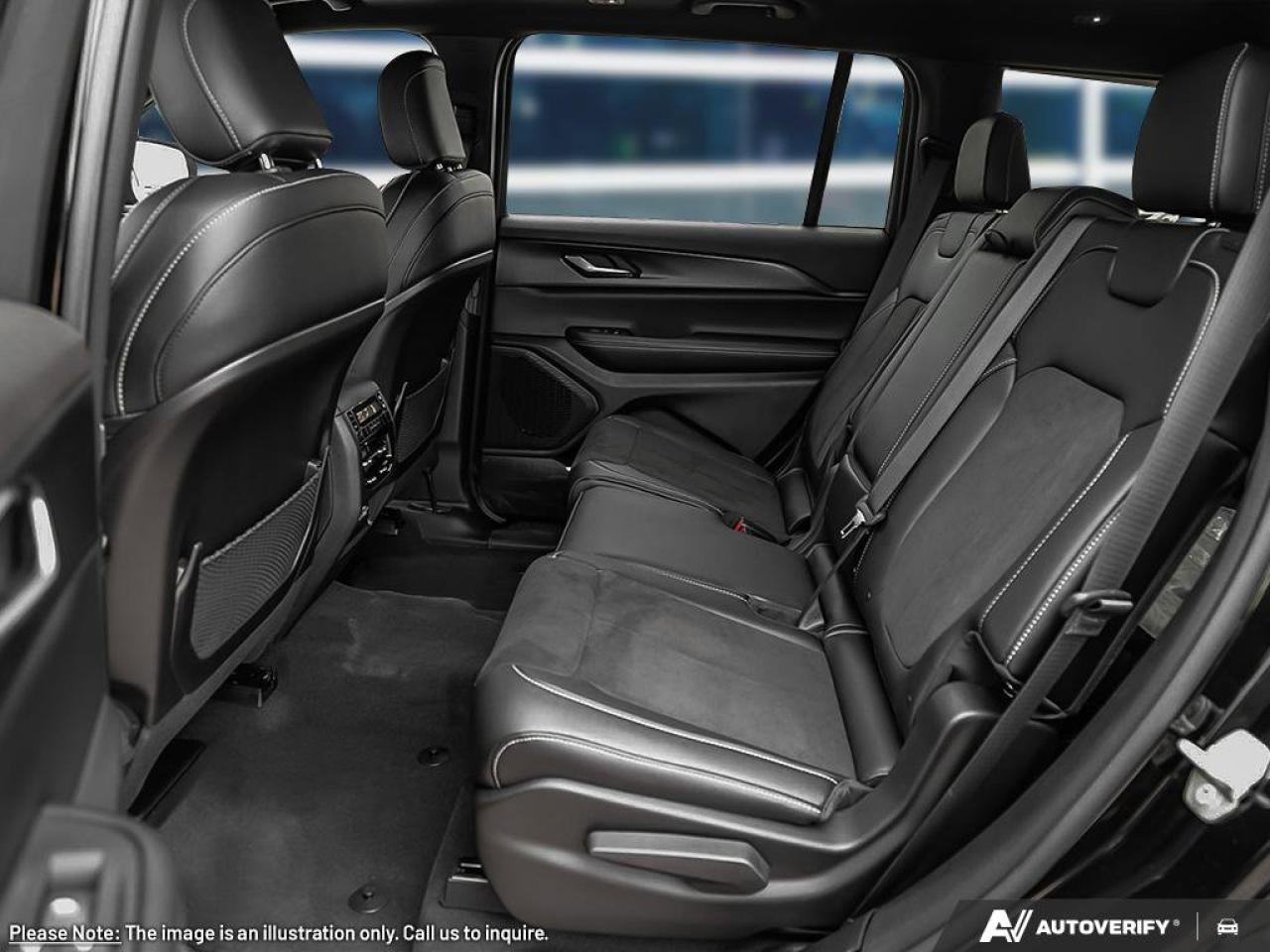 2025 Jeep Grand Cherokee L ALTITUDE Photo