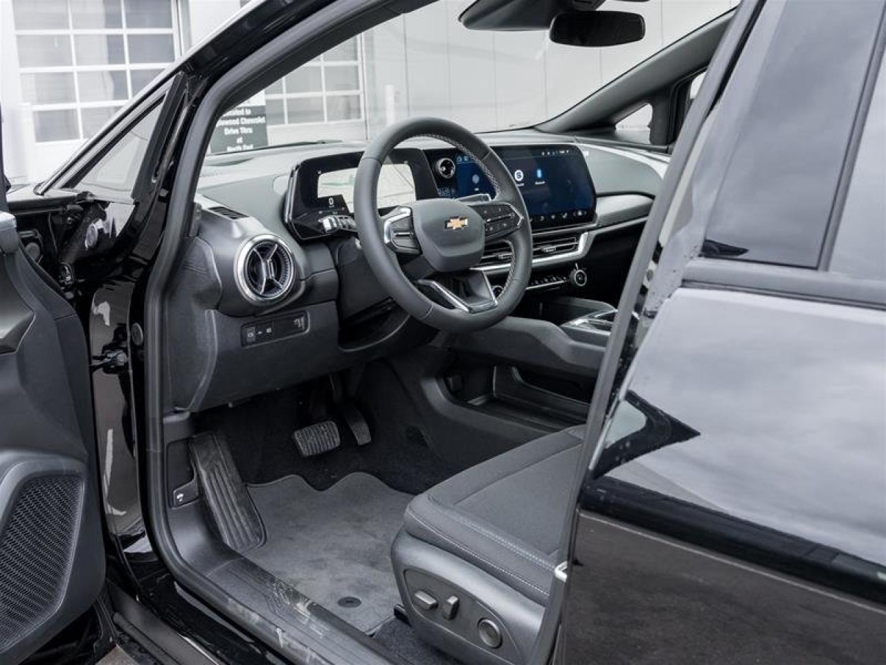 2026 Chevrolet Equinox EV 2LT Photo