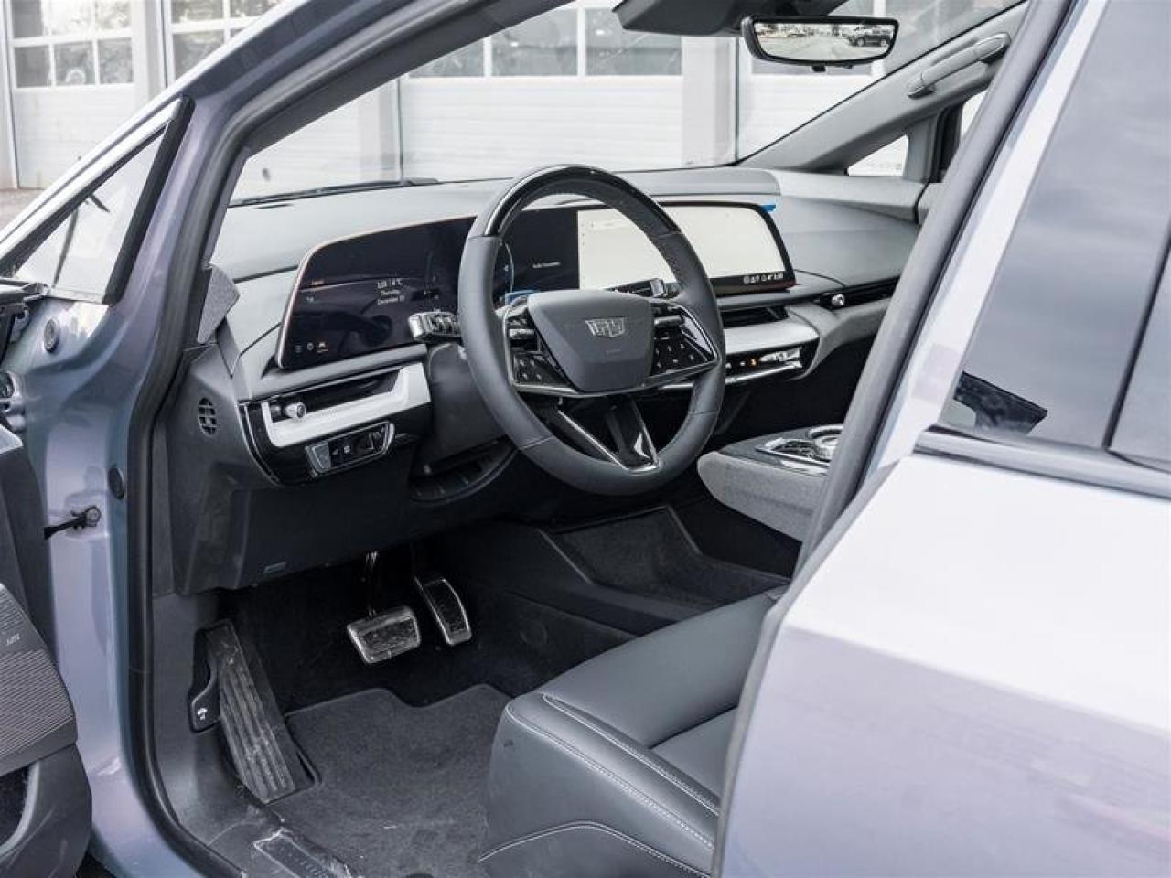 2026 Cadillac OPTIQ Luxury Photo