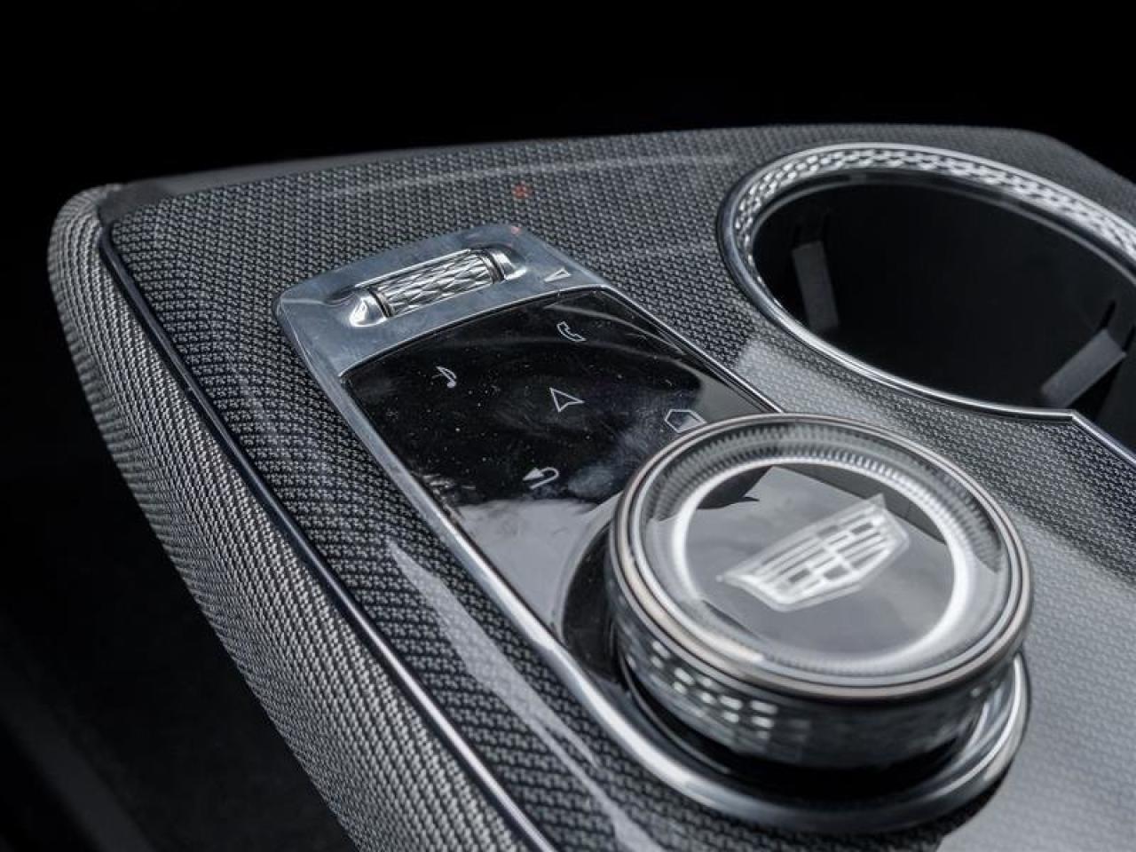 2026 Cadillac OPTIQ Luxury Photo