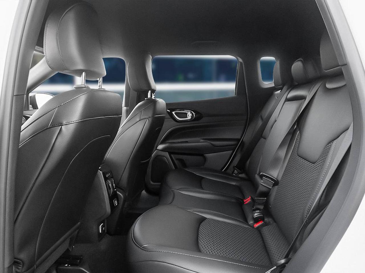 2026 Jeep Compass North| Heated Seats| Parkview Camera | Heated Steering Photo