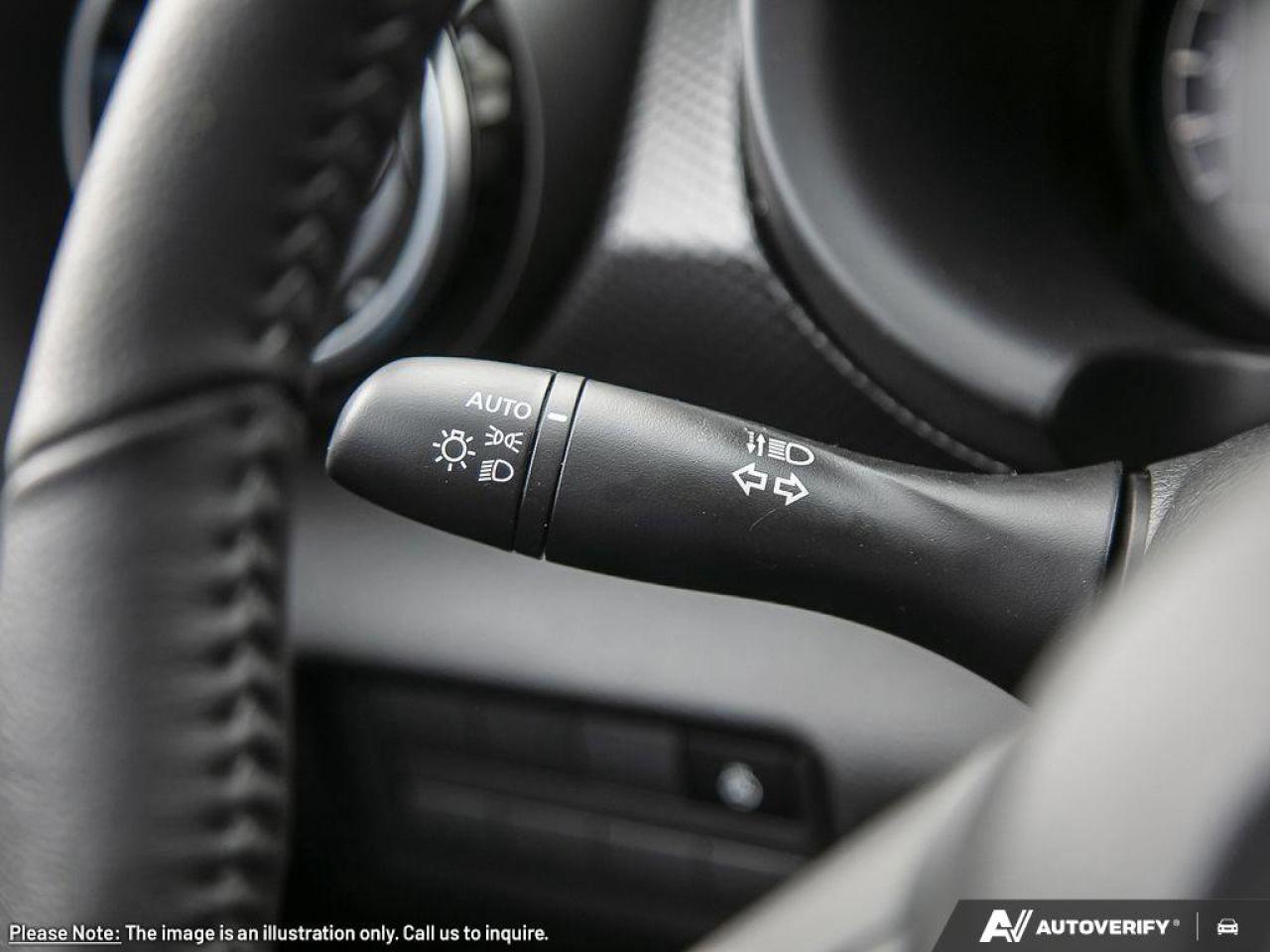 2025 Nissan Kicks Play SV Photo