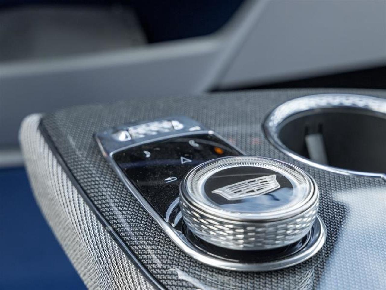 2026 Cadillac OPTIQ Premium Luxury Photo