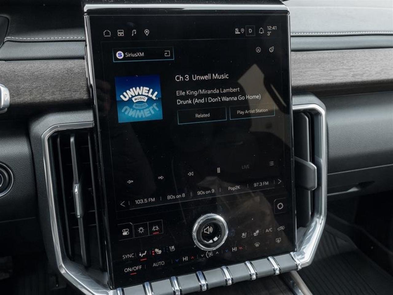 2026 GMC Acadia Denali Ultimate Photo