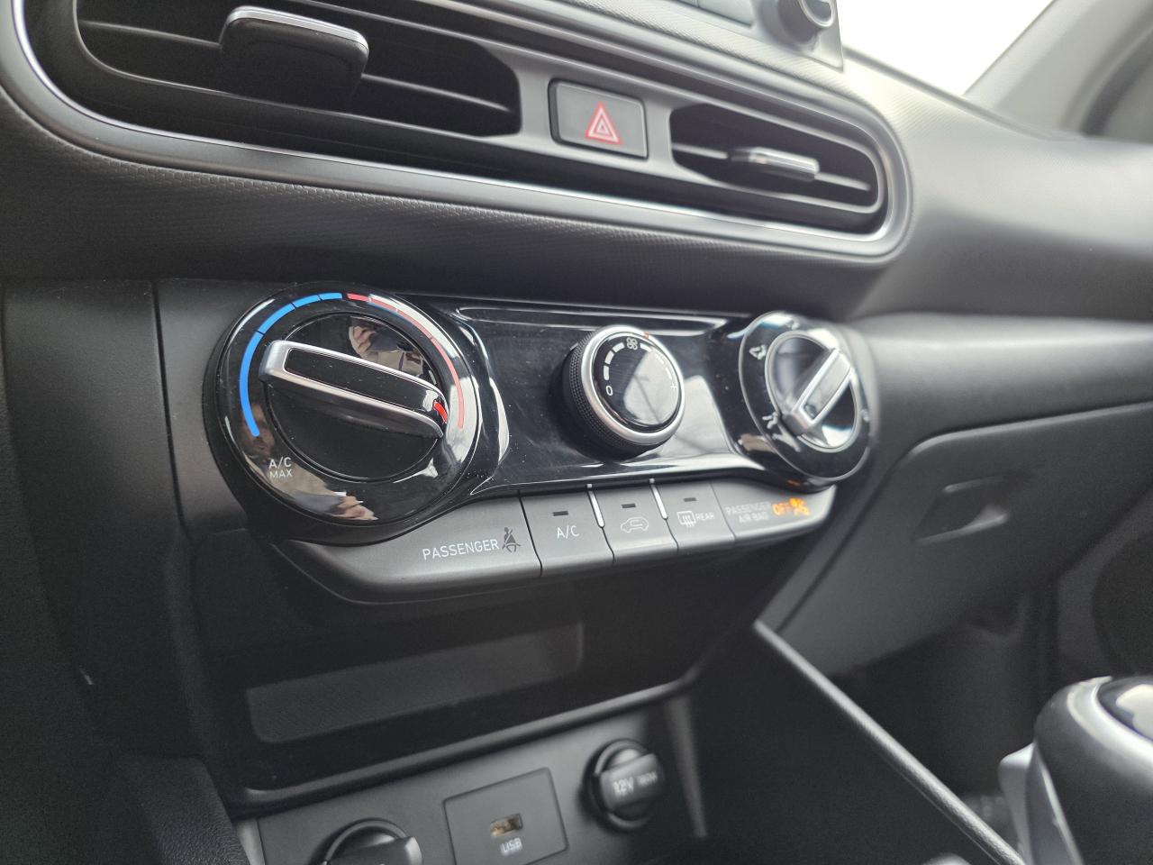 2023 Hyundai KONA Preferred AWD | Push-Start | Camera | Photo