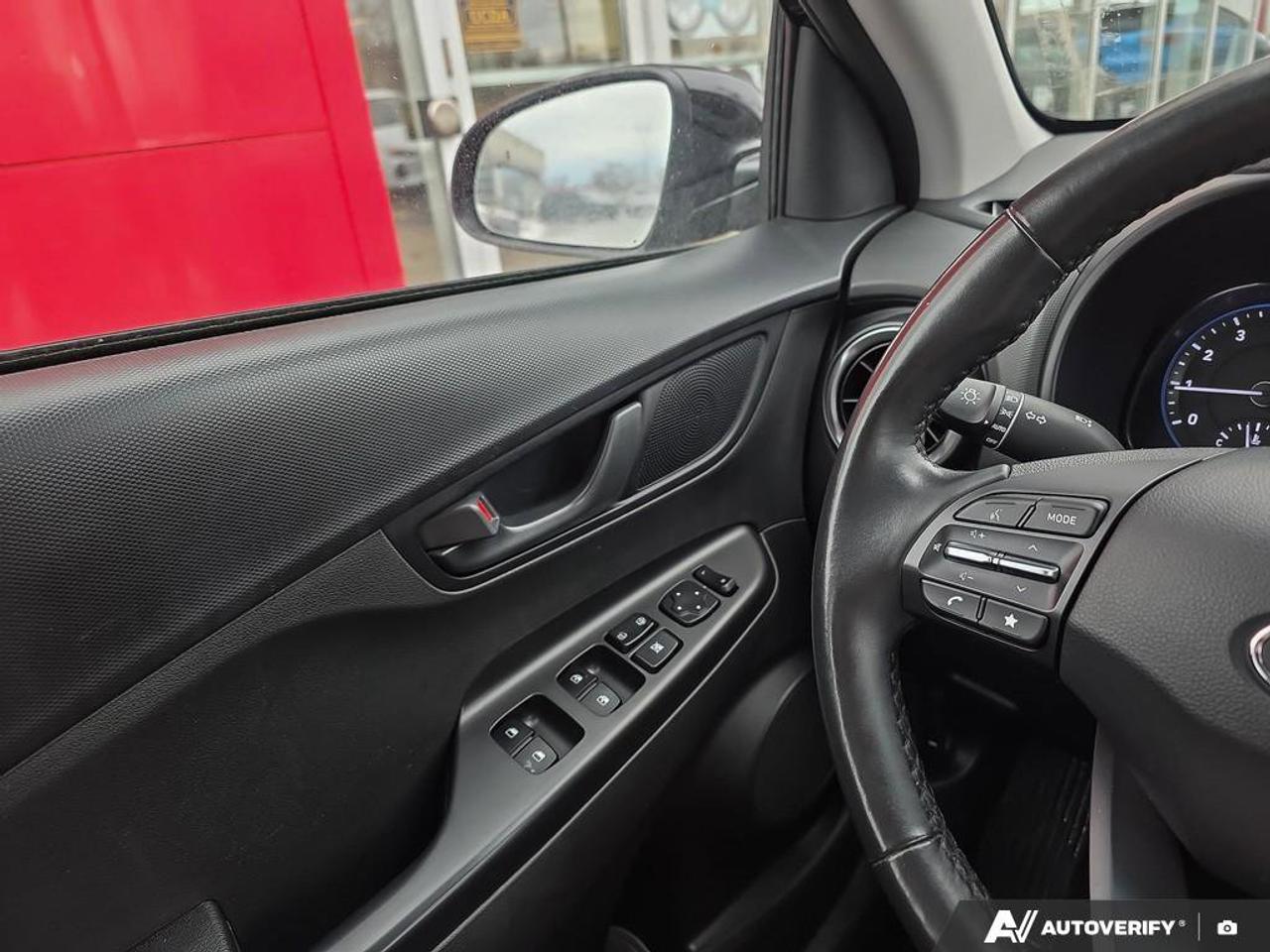 2023 Hyundai KONA Preferred AWD | Push-Start | Camera | Photo