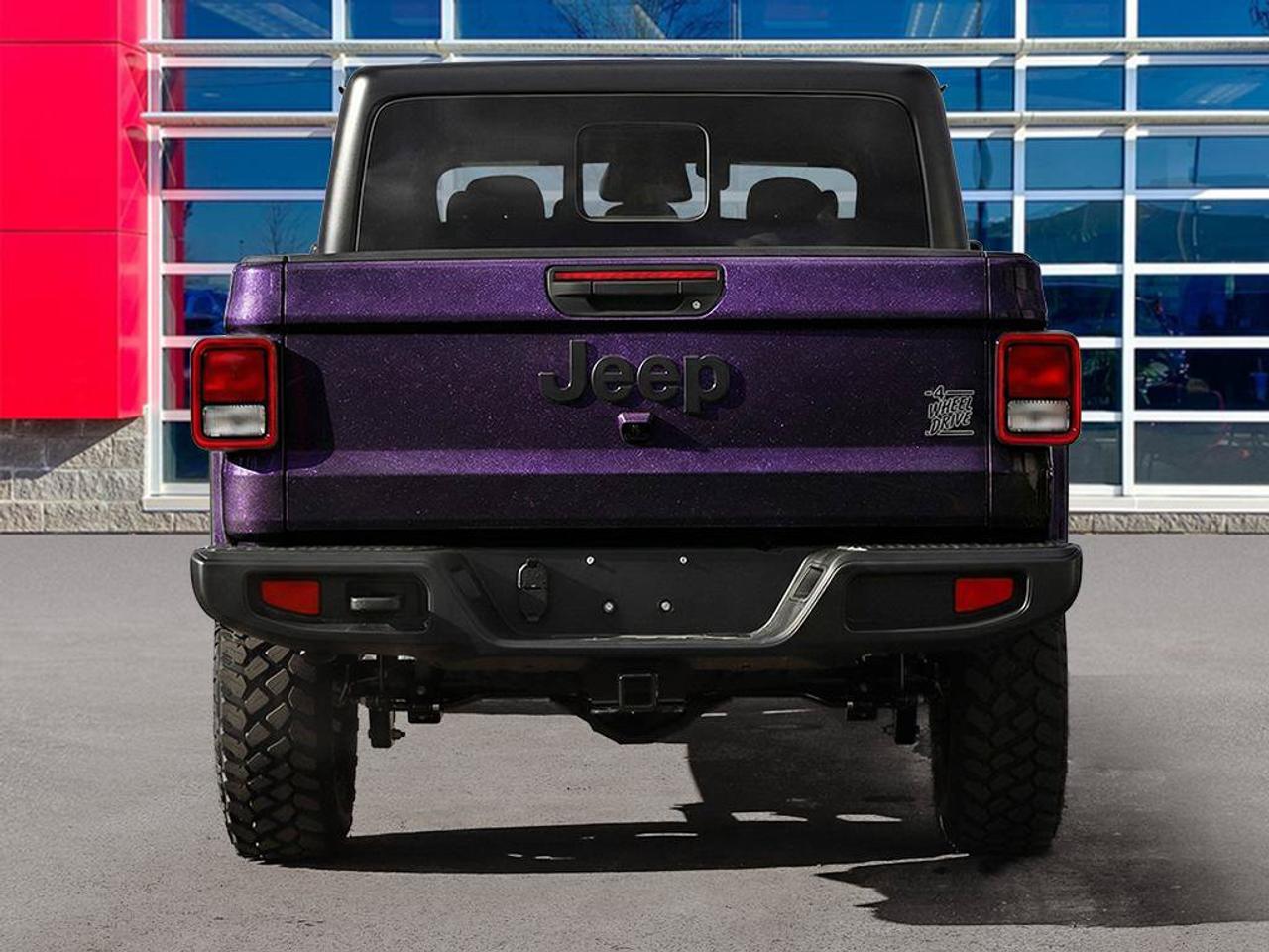 2026 Jeep Gladiator Willys/DUAL TOP/SAFETY GROUP/TECH GROUP/SPRAY LINER/REMOTE START/ Photo4