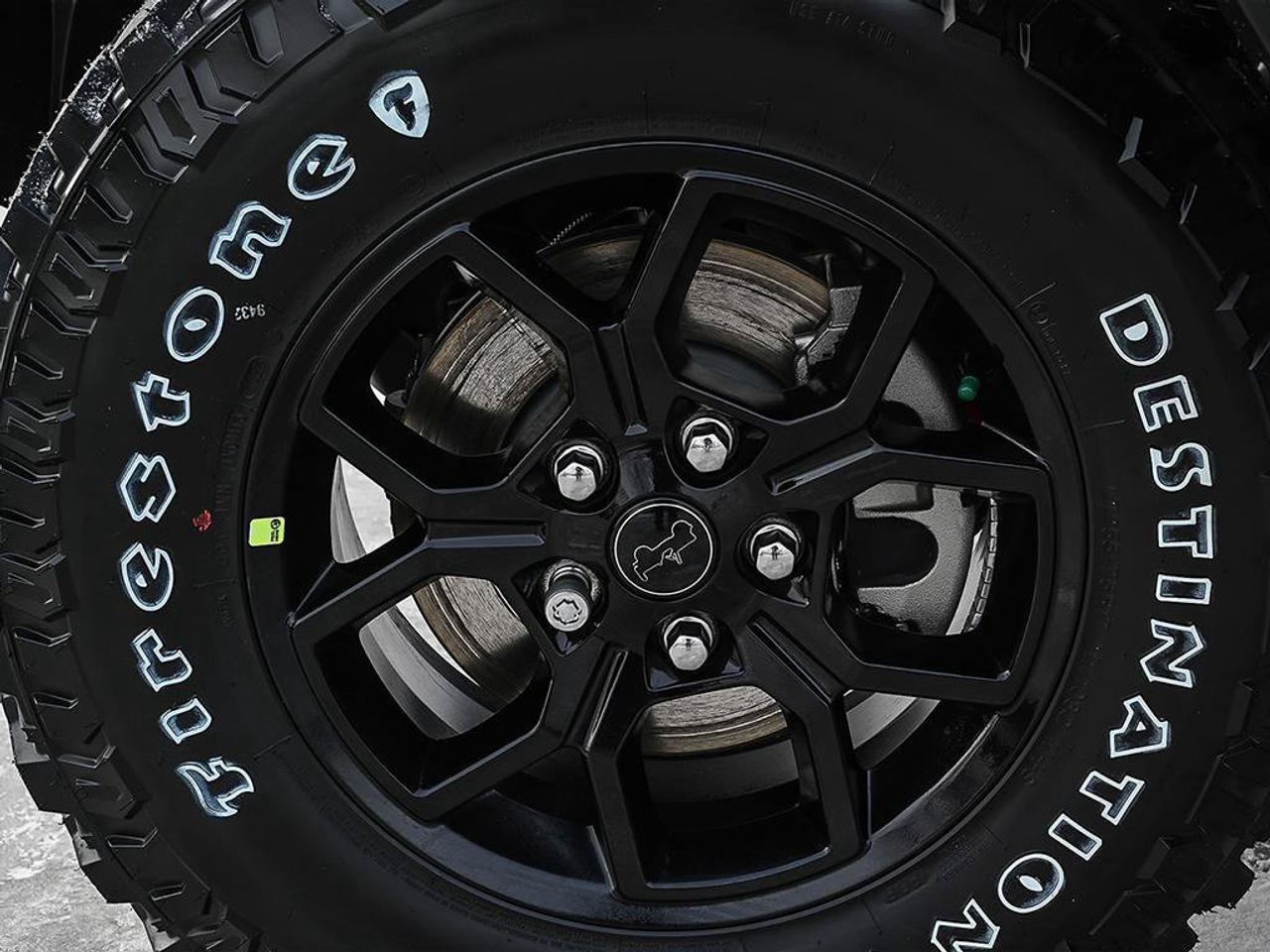 2026 Jeep Gladiator Willys/DUAL TOP/SAFETY GROUP/TECH GROUP/SPRAY LINER/REMOTE START/ Photo