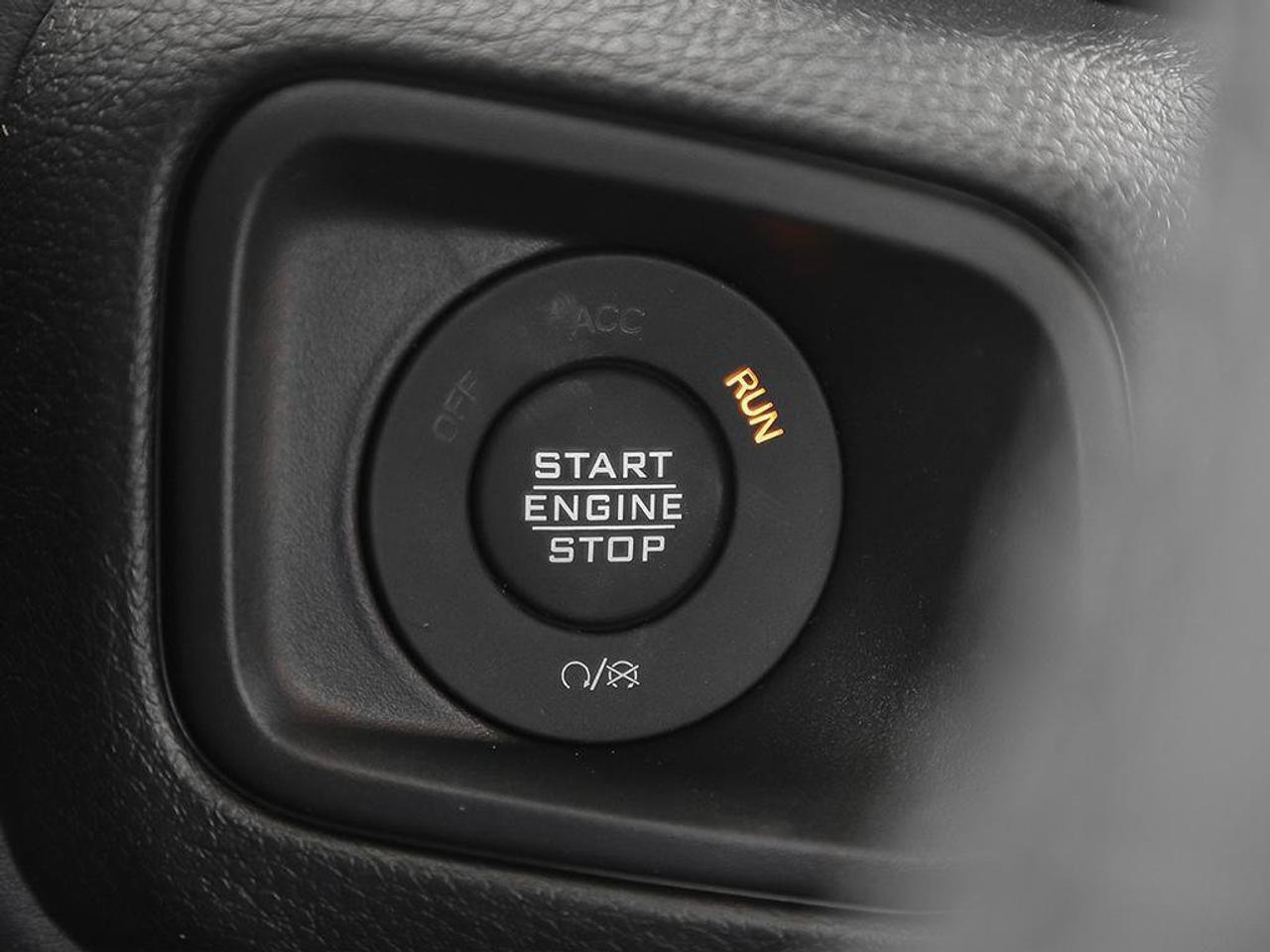 2026 Jeep Gladiator Willys/DUAL TOP/SAFETY GROUP/TECH GROUP/SPRAY LINER/REMOTE START/ Photo
