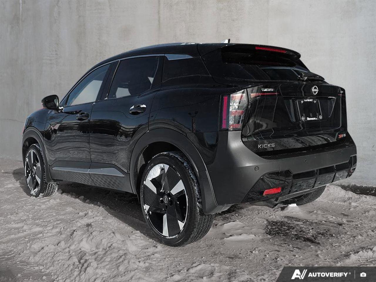 2026 Nissan Kicks SR AWD | 360 View Camera | Apple CarPlay | Moonroof | Photo