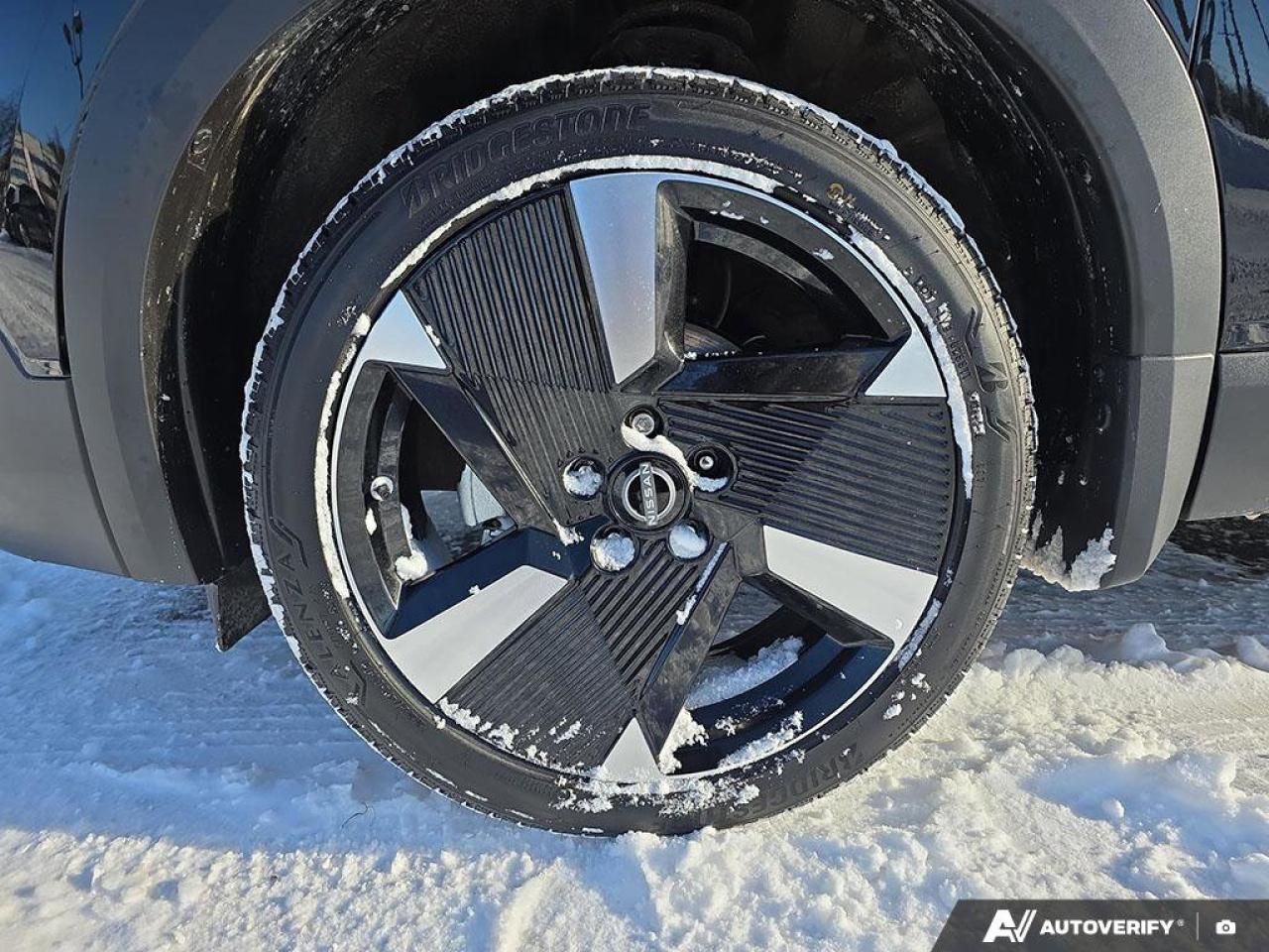 2026 Nissan Kicks SR AWD | 360 View Camera | Apple CarPlay | Moonroof | Photo