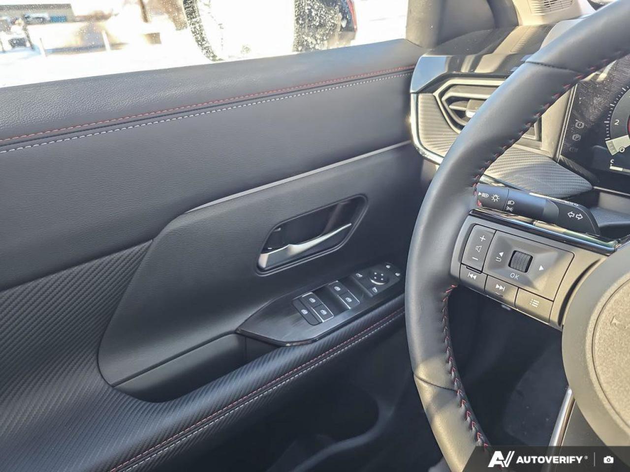 2026 Nissan Kicks SR AWD | 360 View Camera | Apple CarPlay | Moonroof | Photo