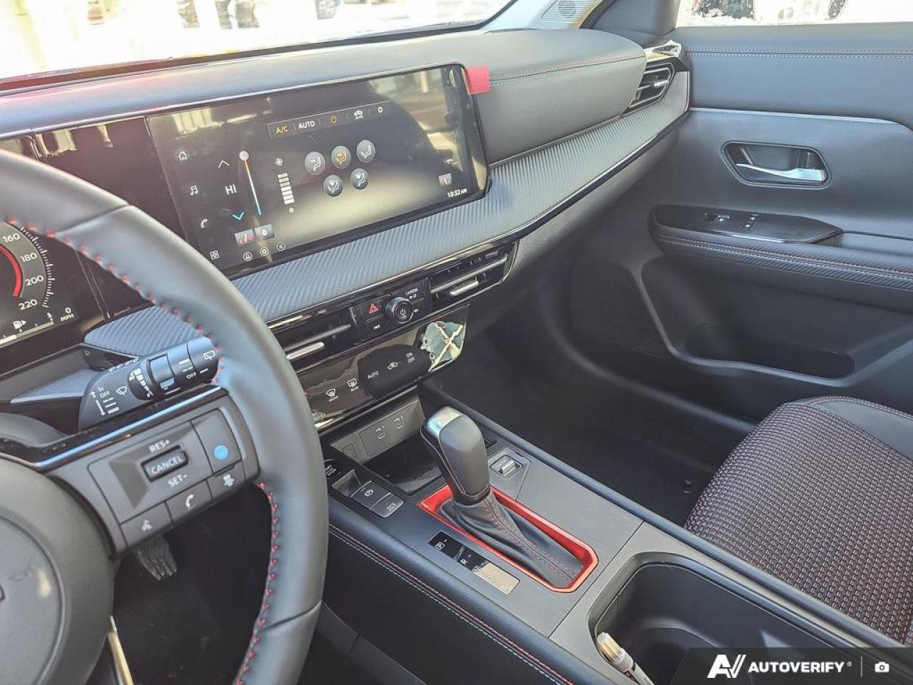 2026 Nissan Kicks SR AWD | 360 View Camera | Apple CarPlay | Moonroof | Photo