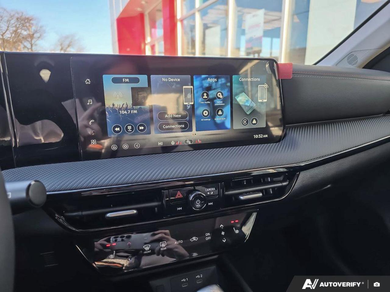 2026 Nissan Kicks SR AWD | 360 View Camera | Apple CarPlay | Moonroof | Photo