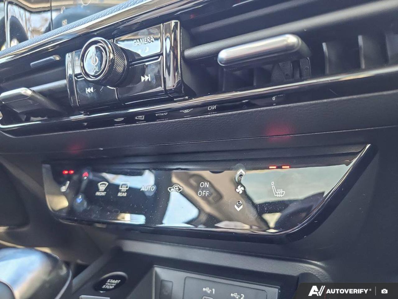 2026 Nissan Kicks SR AWD | 360 View Camera | Apple CarPlay | Moonroof | Photo