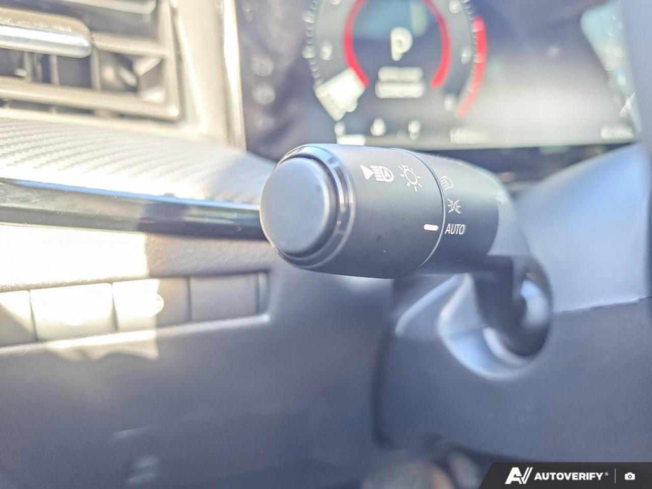 2026 Nissan Kicks SR AWD | 360 View Camera | Apple CarPlay | Moonroof | Photo