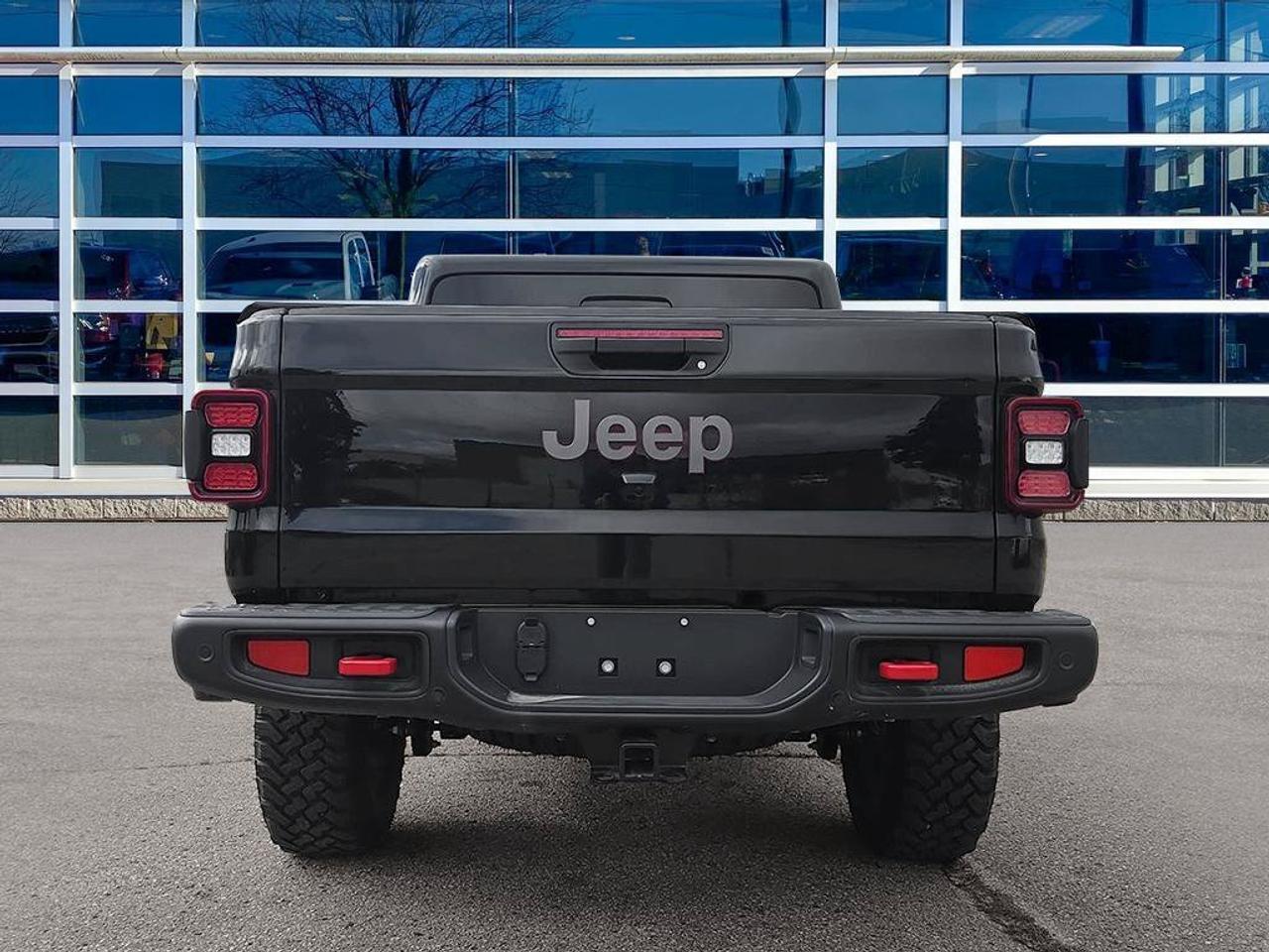 2026 Jeep Gladiator Rubicon X/DUAL TOPS/SPRAY LINER/3.6L V6/ LEATHER SEATS/ Photo
