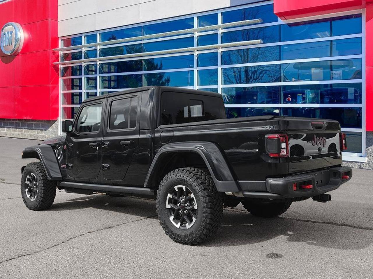 2026 Jeep Gladiator Rubicon X/DUAL TOPS/SPRAY LINER/3.6L V6/ LEATHER SEATS/ Photo
