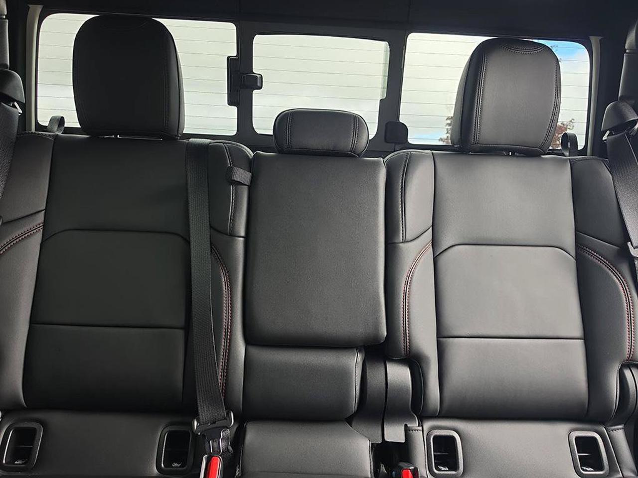2026 Jeep Gladiator Rubicon X/DUAL TOPS/SPRAY LINER/3.6L V6/ LEATHER SEATS/ Photo